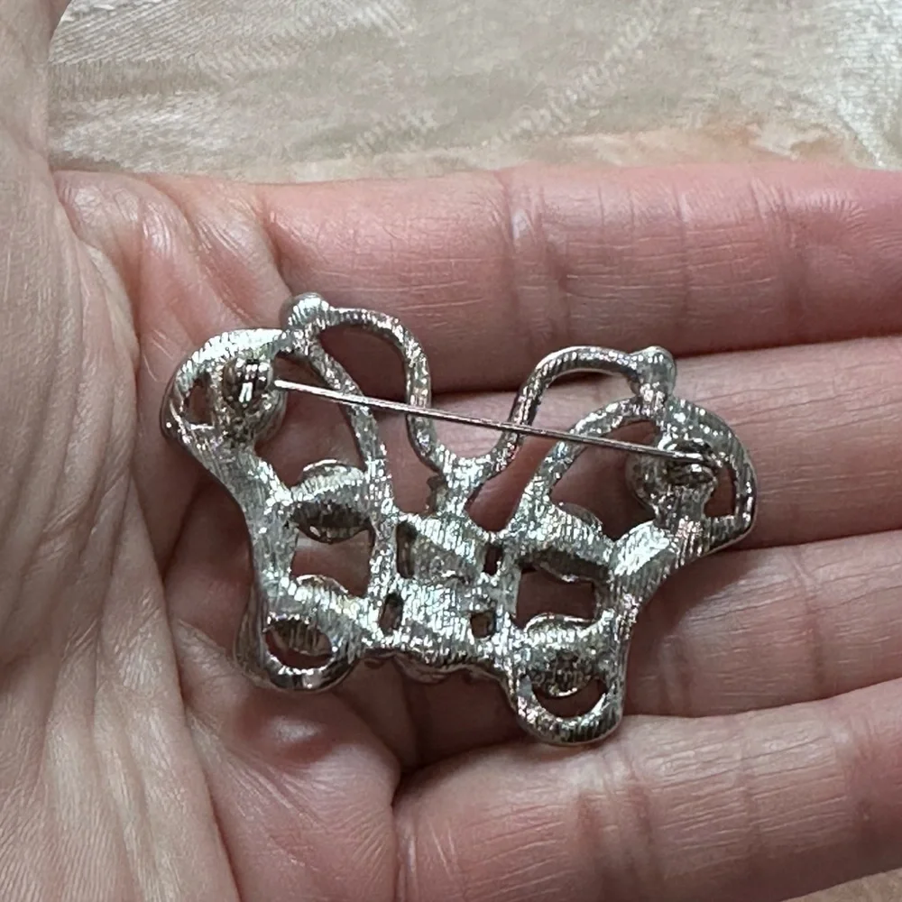 Woman’s Brooch Rhinestone Bezel Set Elegant Silver tone Butterfly pin 4146 L